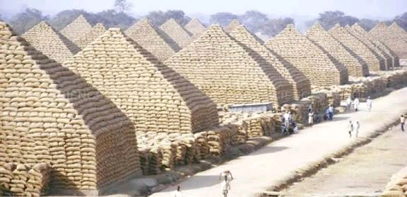 Groundnut pyramids Image